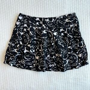Forever 21 black and cream floral bubble mini skirt